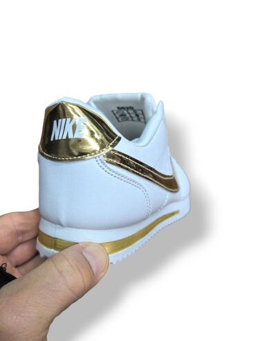 Women's Sneakers and athletic shoes: Nike cortez patike NOVO
Novo
Brojevi 36 do 41
fb Moja Kupovina 1 na lalafo.rs — 7 Women's Sneakers and athletic shoes: Nike cortez patike NOVO
Novo
Brojevi 36 do 41
fb Moja Kupovina 1 — 7