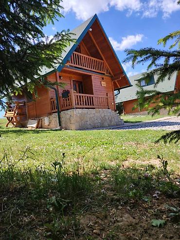 rent: Na prodaju turistički kompleks sa 5 brvnara različitih struktura — 10