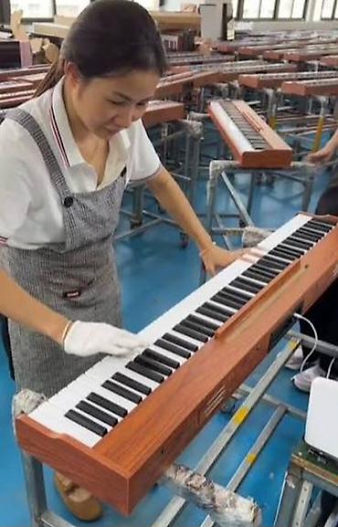 adapt: Piano, Rəqəmsal, Yeni, Pulsuz çatdırılma — 10