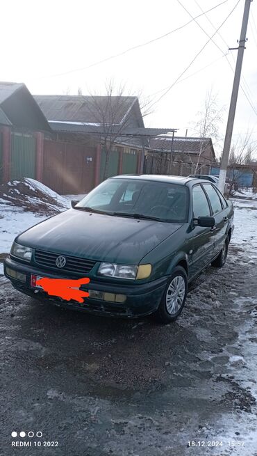 автомобили токмок: Volkswagen Passat: 1995 г., 1.8 л, Механика, Бензин, Седан