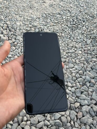 цена телефона редми: Смартфон Xiaomi с черным корпусом и текстурой под карбон на задней