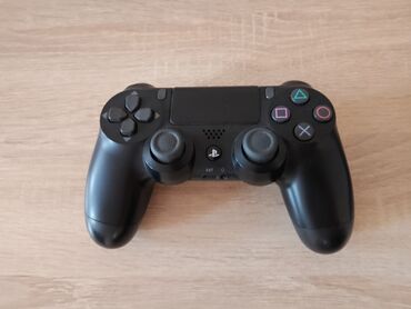 PS4 (Sony Playstation 4): Ps4 slim, korisćen, brutalno očuvan, bez ikakvih fizičkih oštećenja — 4