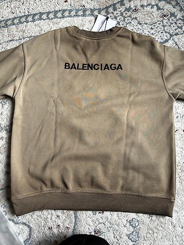 Женская одежда: Свитшот Balenciaga, цвет хаки/олива. - Классический крой с круглым — 2