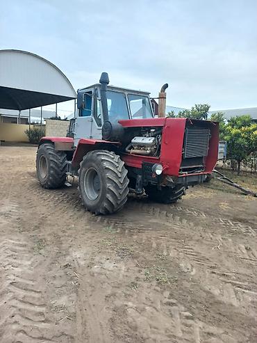 rengli işıq: Ağır sinif dördötürücülü traktor - Güclü dizel mühərrik, qabaqda iri — 2