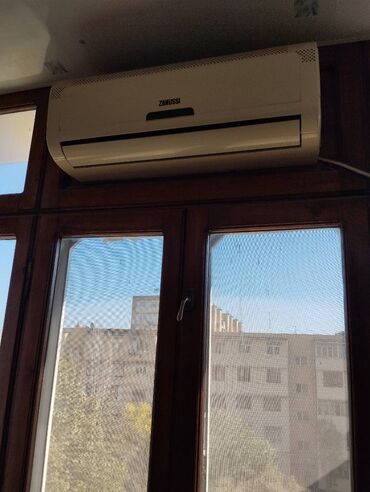 Köhnə tikili: Bakı, 8-ci kilometr, 3 otaqlı, Köhnə tikili, m. Xalqlar Dostluğu, 70 kv. m — 25