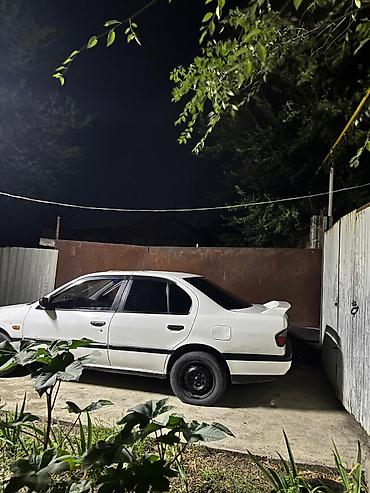 a8 d2: Nissan Primera: 1993 г., 2 л, Механика, Бензин, Седан — 1