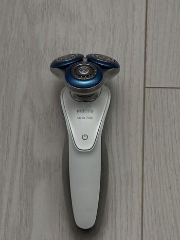 darmoshark m3: Электробритва Philips, Роторная, До 40 мин, Влажное бритье