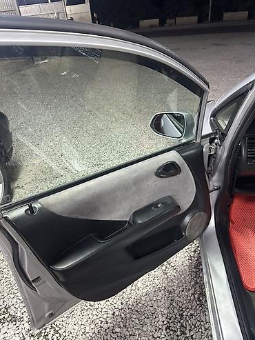 g comp: Honda Fit: 2002 г., 1.3 л, Автомат, Бензин, Хэтчбэк — 10