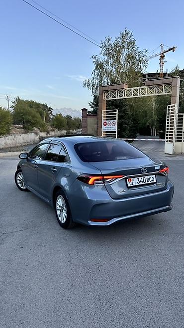 Toyota: Toyota Corolla: 2021 г., 1.8 л, Вариатор, Гибрид, Седан — 5