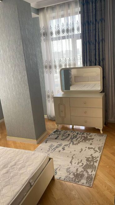 Uzunmüddətli kirayə mənzillər: Tibb Universitetinin yanında 20 mərtəbəli binanın 15-ci mərtəbəsində 3 — 4