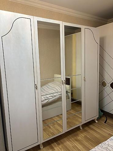 Dolab ela veziyyetde 250azn. Olcusu 1.80eni, 1.90 Hündürü. Ünvan