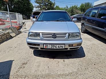 Транспорт: Volkswagen Vento: 1996 г., 2 л, Механика, Бензин, Седан — 7
