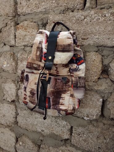 Dəstlər: Geyimlərin hər biri 50 qəpikdi. Uşaq və yeniyetmələr üçün geyimlər — 35