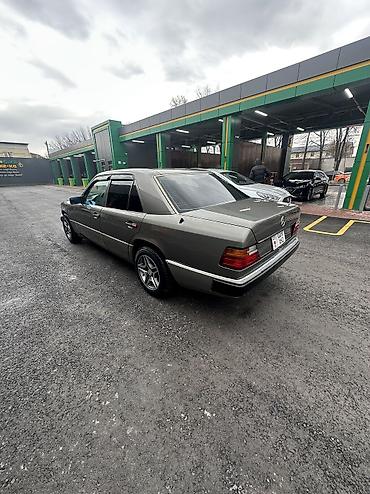 Mercedes-Benz: Mercedes-Benz 220: 1993 г., 2.2 л, Автомат, Бензин, Седан — 8