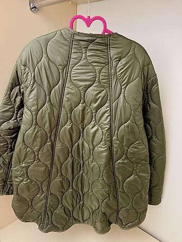 Üst geyimi: Qadınlar üçün quilted kürkcə/palto – zeytun-yaşıl rəngdə - Model — 2