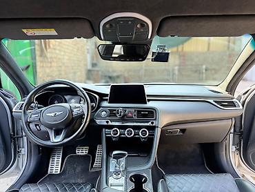 bmw 5: Genesis G70 — спортивный седан бизнес‑класса в серебристом цвете — 8