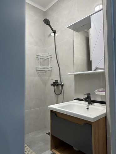 Посуточная аренда квартир: 3 комнаты, Душевая кабина, Постельное белье, Парковка — 5