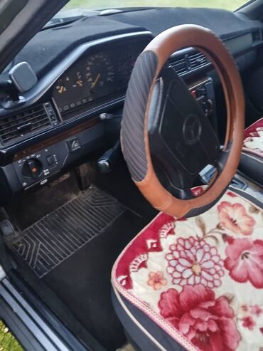 шины на форестер: Mercedes-Benz W124: 1993 г., 3.2 л, Автомат, Газ, Седан