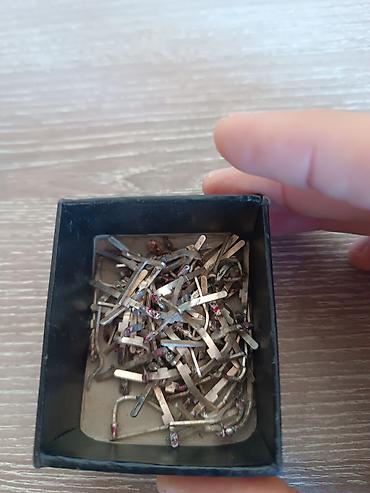 Zərgərlik dəstləri: Dəstə daxildir: Boyunbağı, Gümüş — 8