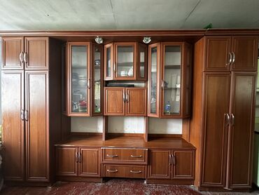 кухонный гарнитур бишкек бу: Стенка-гостиная из массива/МДФ под дерево, классический дизайн в