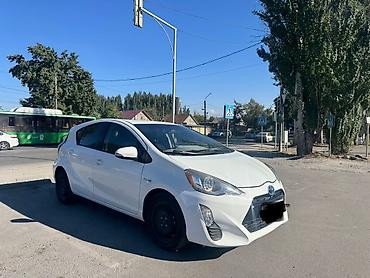 toyota prius: Toyota Prius C: 2016 г., 1.5 л, Автомат, Гибрид, Хэтчбэк — 2