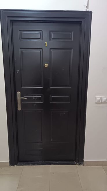 Otaq qapıları: Seyf qapi 70 azn satilir‼️olcu 2×90 unvan yasamal mida 8833 sekine