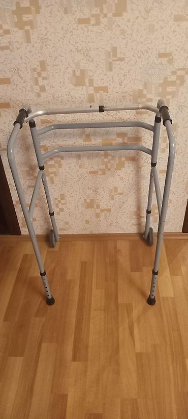 Yerimək üçün arabalar, çəliklər, əsalar, rollatorlar: Gəzinti üçün yüngül metal “walker” (dəstək çərçivəsi) - Material — 2