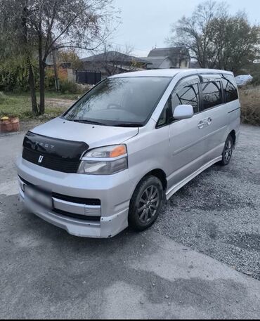 Toyota: Toyota Voxy: 2002 г., 2 л, Автомат, Бензин, Минивэн