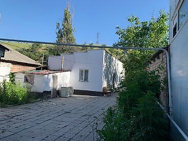 Продажа коттеджей и домов: Продаётся дом в районе с.Орто-Сай. Участок 8 соток, на территории два — 7