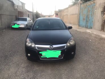 bmw e60 qiymeti: Opel Astra: 1.4 l | 2009 il | 295800 km Hetçbek