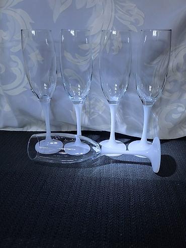 Čaše: Case,nove,vintaz za vino. Case za vino,sve na njima odsjaj od svetla — 6