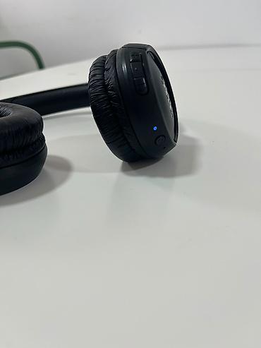 mp3 player prodaja: JBL bežične on-ear slušalice, crne boje. - Bluetooth povezivanje za — 3