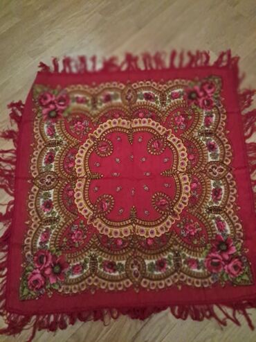 Матрасы: Б/у цвет - Красный Покрывало