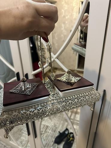 Digər dəstlər və servizlər: Məişət qabları dəsti - Boyalı, əl naxışlı dekorlu, ayaqlı iri — 2