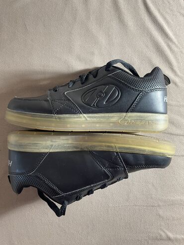 обувь на колесах: Оригинальные Роликовые кроссовки HEELYS