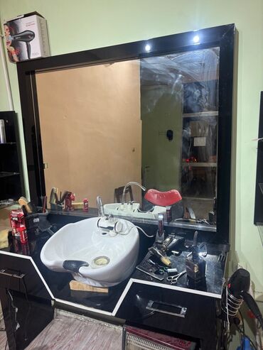 Salon, tibbi mebel dəsti: Bərbər salonu üçün tam dəst mebel və avadanlıq Tam isdey vezyetde — 1