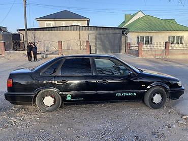 Volkswagen: Volkswagen Passat: 1994 г., 1.8 л, Седан — 4