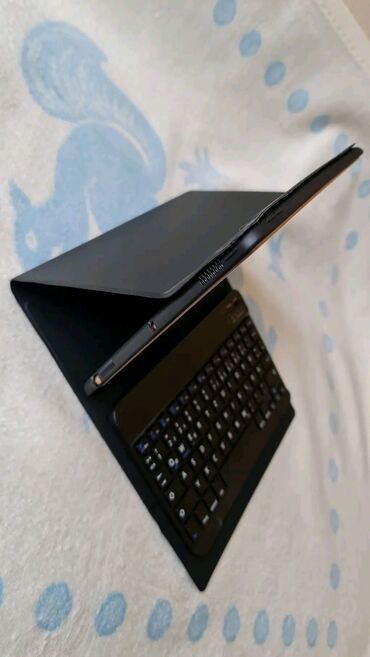 Tableti: Tablet kao nov nema mane sve radi sve otvara veoma jak 4 giga ram plus — 10