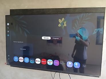 nintendo switch 2 polovan: Smart TV velikog 55inca montiran na zidnom nosaču.Kupljen prosle — 2