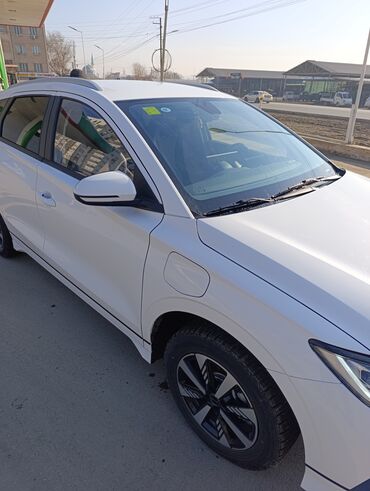 BYD: BYD E2: 2025 г., Автомат, Электромобиль, Хэтчбэк — 4