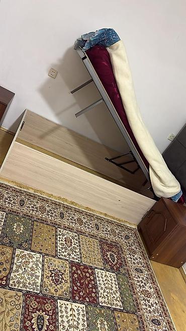 Çarpayılar: Yüksəklənən mexanizmalı tək nəfərlik çarpayı - Ölçü: təxminən 90x190 — 3