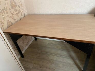 stol dəmir: Dəmir ayaqlı stol
möhkəmdir
140x80
chatdirilma ede bilerem
