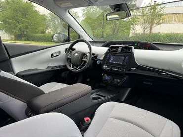 Toyota: Toyota Prius: 2019 г., 1.8 л, Вариатор, Гибрид, Седан — 8