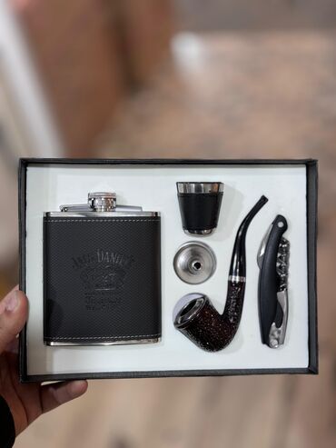 prada eynekleri qiymeti: Pulqabı, Yeni