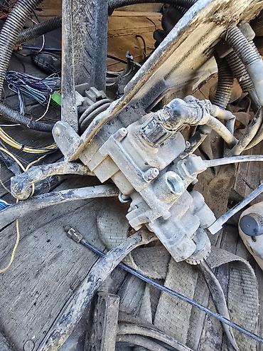 Двигатели, моторы и ГБЦ: Запчасти для дизельного двигателя (набор) Состав: - Две головки блока — 23