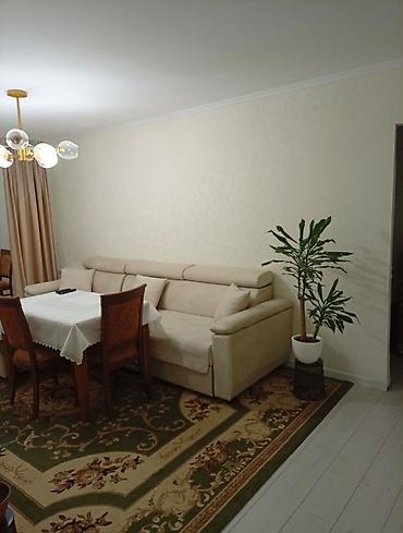 red centr: 3 комнаты, 58 м², 6 мкр 104 серия, 1 этаж — 2