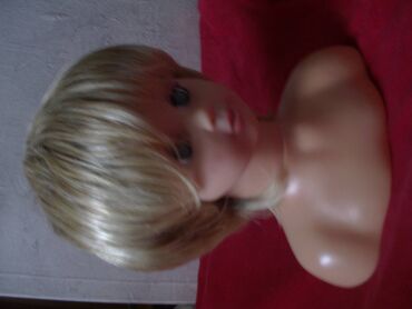 Perike i klipse: Kratka šatirana perika Perika je korištena. Nema etiketu o sastavu — 2