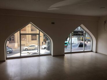 Digər kommersiya daşınmaz əmlakı: Nərimanov metrosuna 10 mertebeli binanın 2-ci mərtəbəsində yerləşən — 1