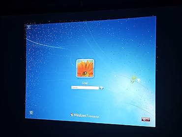 display port vga: Проектор Acer X1260P На изображении чёрные и белые точки, скорее всего — 2