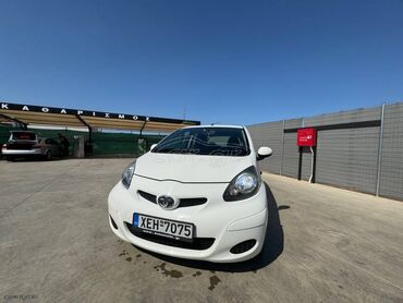 Toyota: Toyota Aygo: 1 l. | 2011 έ. Χάτσμπακ — 13